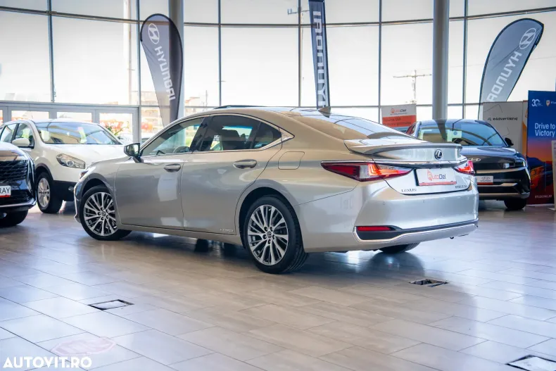 Lexus Seria ES din 2019 cu 161.237 km - oferta LEX157976 - foto 3