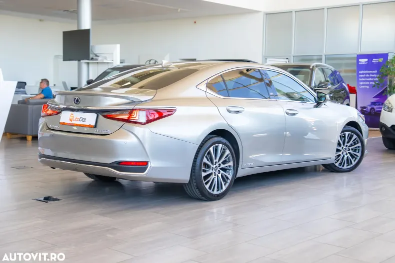 Lexus Seria ES din 2019 cu 161.237 km - oferta LEX157976 - foto 4