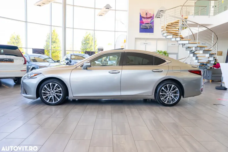 Lexus Seria ES din 2019 cu 161.237 km - oferta LEX157976 - foto 10