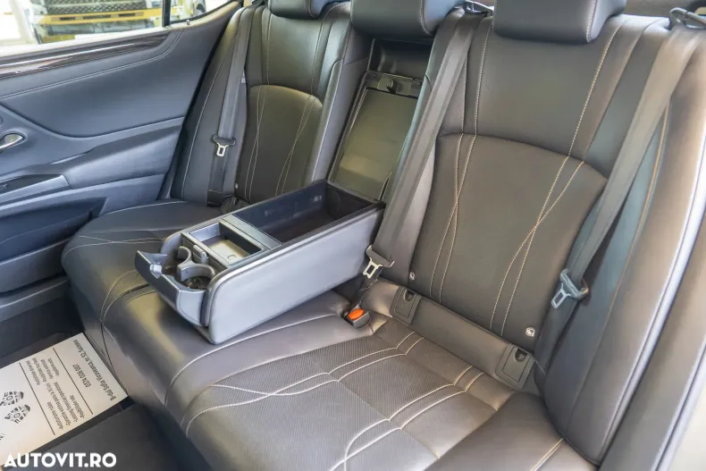 Lexus Seria ES din 2019 cu 161.237 km - oferta LEX157976 - foto 24
