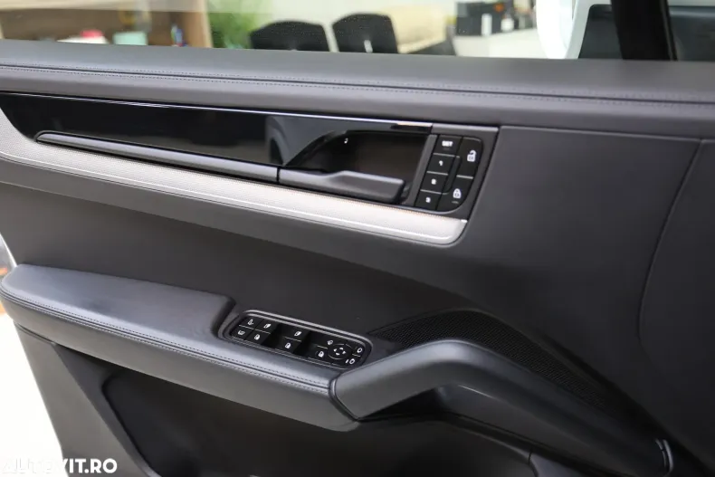 Porsche Cayenne Coupe din 2024 cu 24.000 km - oferta POR157994 - foto 24