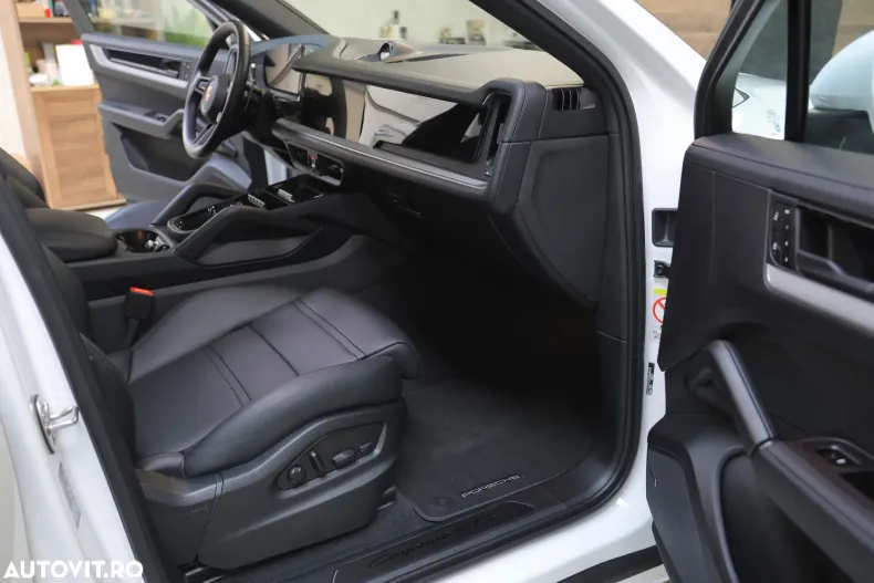 Porsche Cayenne Coupe din 2024 cu 24.000 km - oferta POR157994 - foto 31