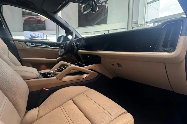 Porsche Cayenne din 2024 cu 14.460 km - oferta POR158013 - foto 3