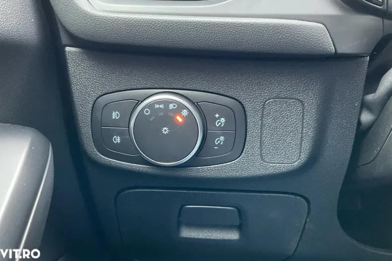 Ford Focus din 2019 cu 50.596 km - oferta FOR158058 - foto 14