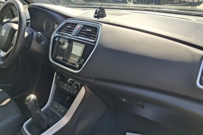 Suzuki SX4 din 2019 cu 45.025 km - oferta SUZ158088 - foto 30