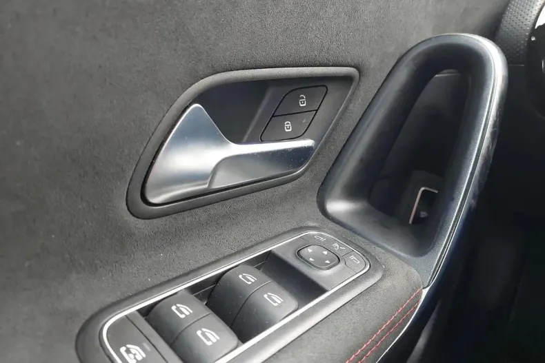 Mercedes-Benz CLA din 2024 cu 34.913 km - oferta MER158131 - foto 17