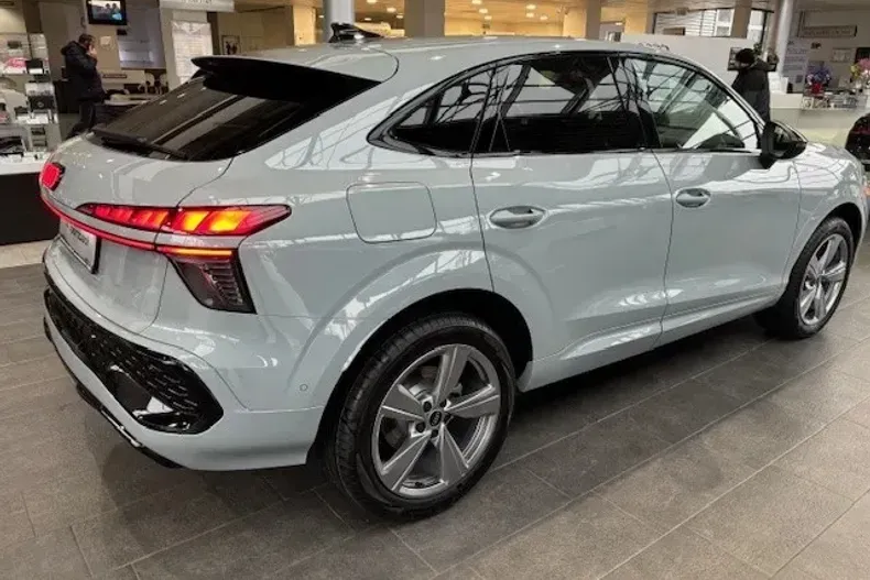 Audi Q3 din 2025 cu 1 km - oferta AUD158135 - foto 4