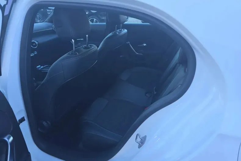 Mercedes-Benz A din 2023 cu 46.500 km - oferta MER158147 - foto 14