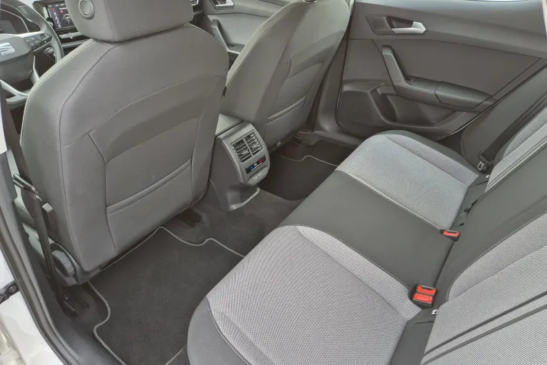 Seat Leon din 2024 cu 37.809 km - oferta SEA158156 - foto 11