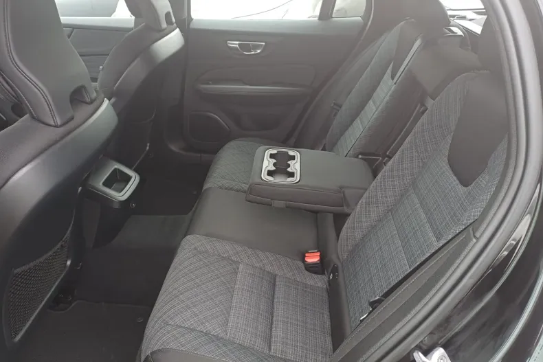 Volvo V60 din 2021 cu 130.900 km - oferta VOL158159 - foto 8