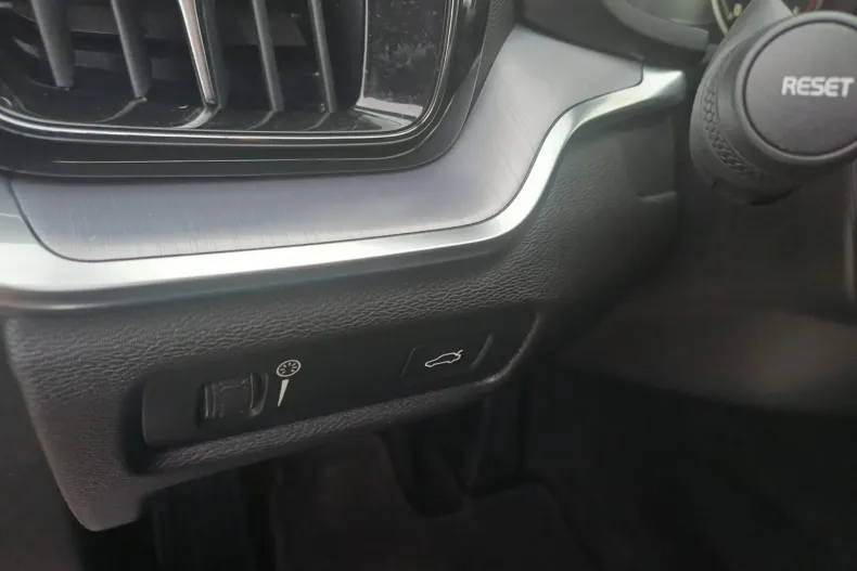 Volvo V60 din 2021 cu 130.900 km - oferta VOL158159 - foto 13