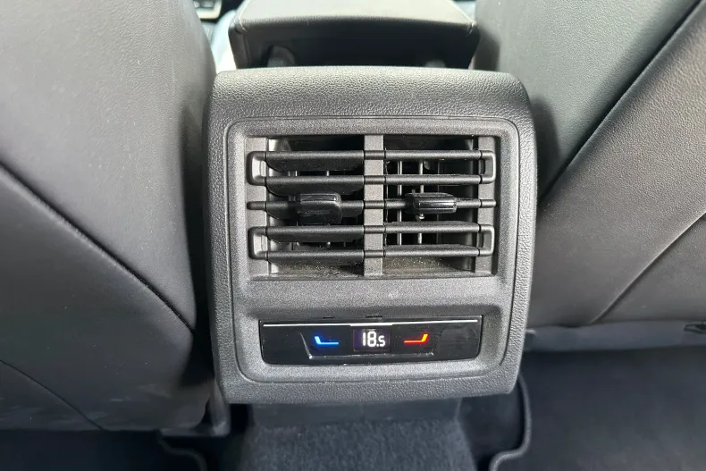 Volkswagen Golf din 2022 cu 123.423 km - oferta VOL158167 - foto 28