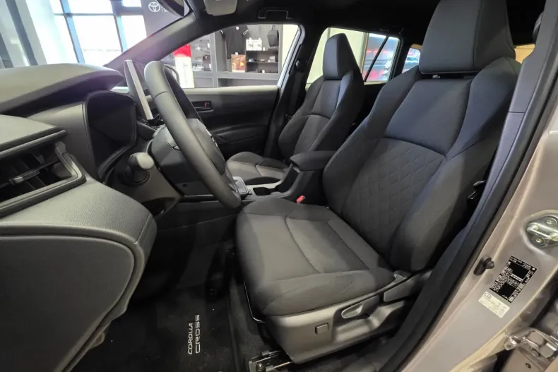 Toyota Corolla Cross din 2025 cu 3.500 km - oferta TOY158169 - foto 7