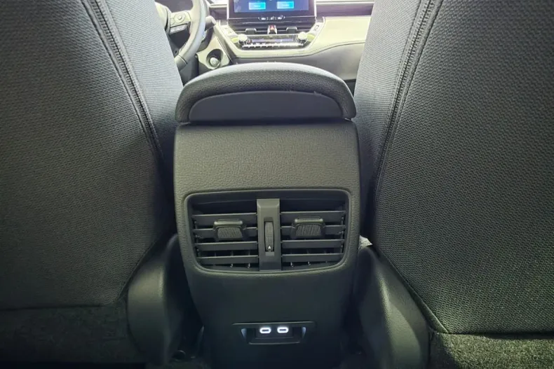 Toyota Corolla Cross din 2025 cu 3.500 km - oferta TOY158169 - foto 10