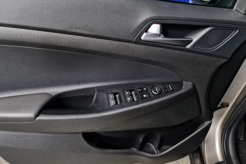 Hyundai TUCSON din 2019 cu 119.866 km - oferta HYU158185 - foto 10