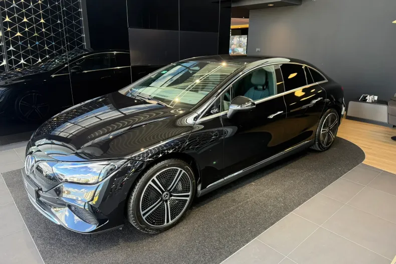 Mercedes-Benz EQE din 2025 cu 3.000 km - oferta MER158190 - foto 3
