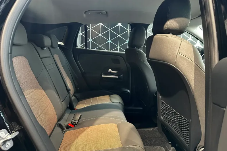 Mercedes-Benz EQA din 2025 cu 8 km - oferta MER158193 - foto 10