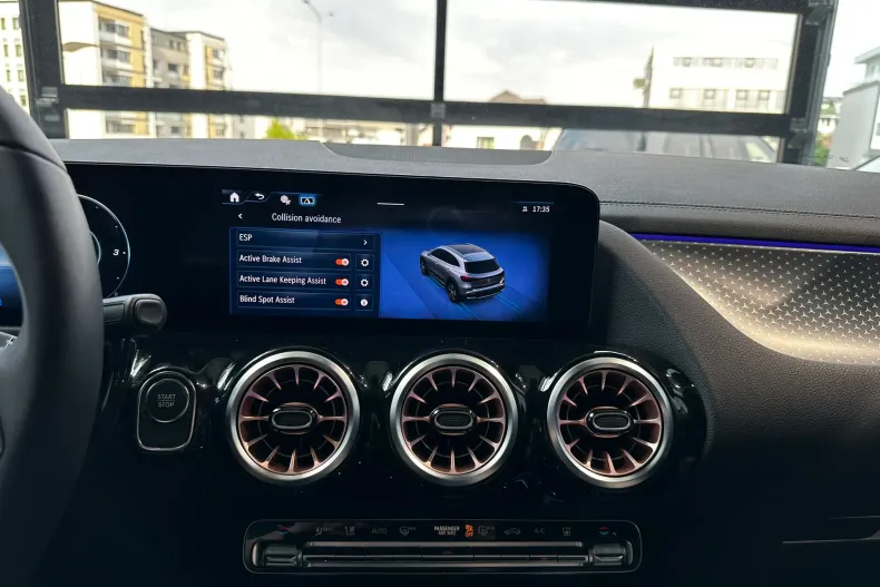 Mercedes-Benz EQA din 2025 cu 8 km - oferta MER158193 - foto 19