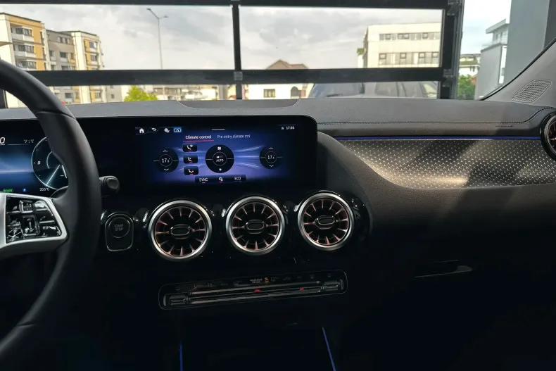 Mercedes-Benz EQA din 2025 cu 8 km - oferta MER158193 - foto 20