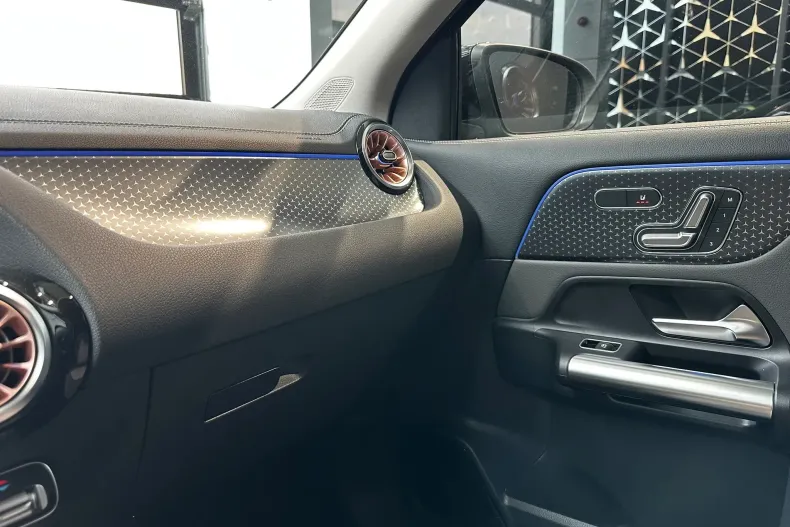 Mercedes-Benz EQA din 2025 cu 8 km - oferta MER158193 - foto 21