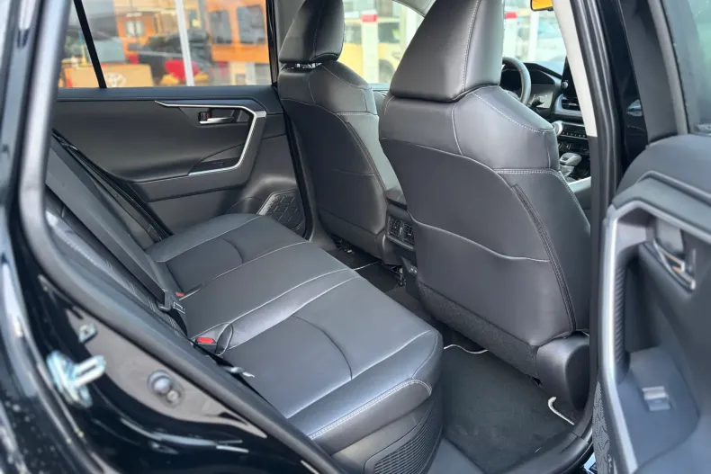 Toyota RAV4 din 2025 cu 10 km - oferta TOY158210 - foto 11