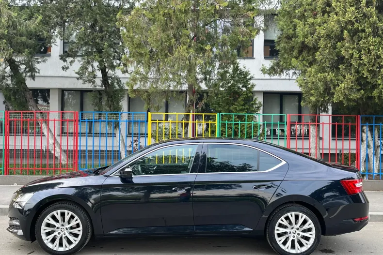 Skoda Superb din 2019 cu 155.700 km - oferta SKO158215 - foto 3