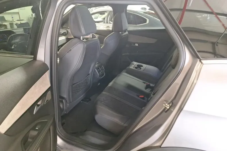 Peugeot 3008 din 2021 cu 58.935 km - oferta PEU158229 - foto 12