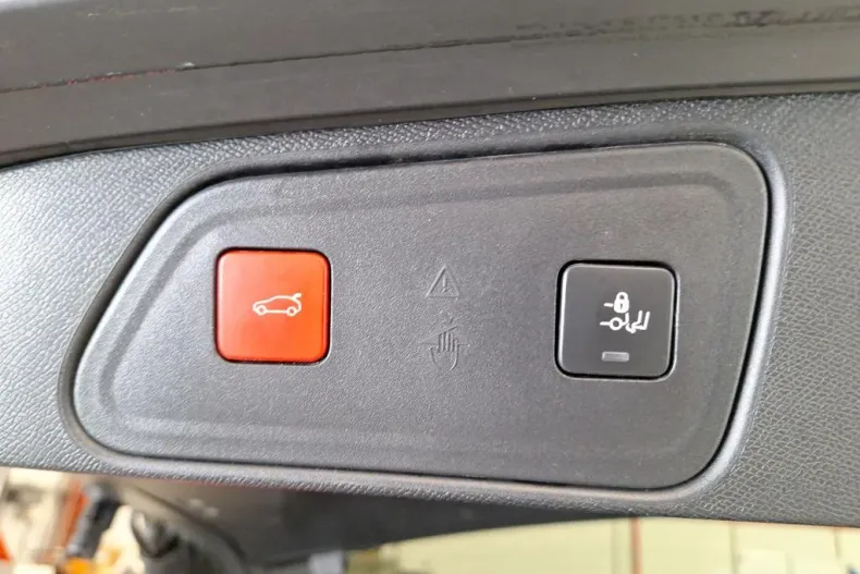 Peugeot 3008 din 2021 cu 58.935 km - oferta PEU158229 - foto 16