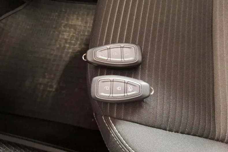 Ford Kuga din 2023 cu 27.226 km - oferta FOR158230 - foto 12