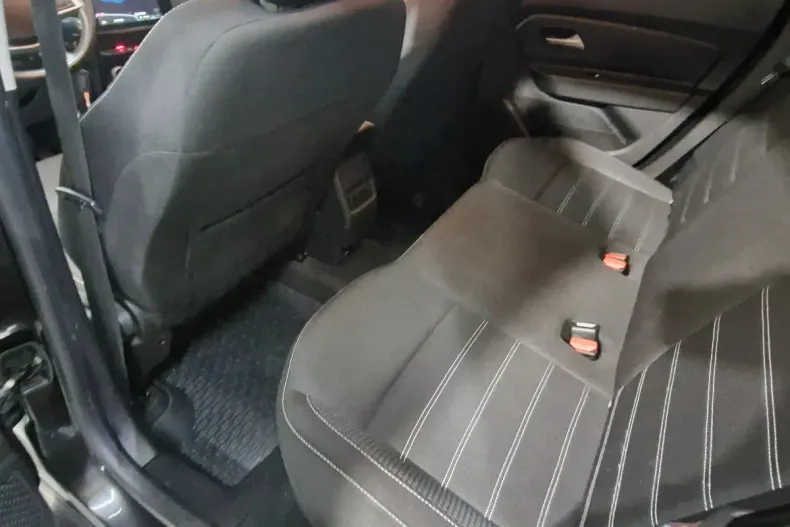 Dacia Duster din 2023 cu 39.800 km - oferta DAC158233 - foto 11