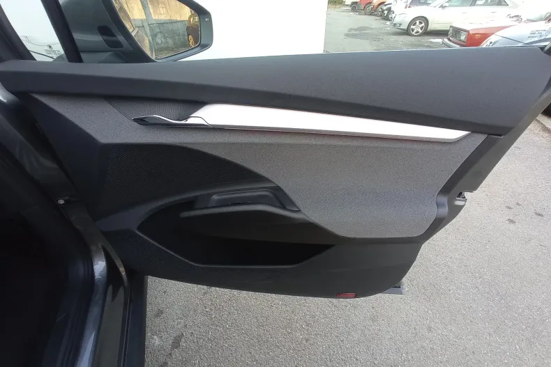 Skoda Enyaq din 2023 cu 19.700 km - oferta SKO158244 - foto 20