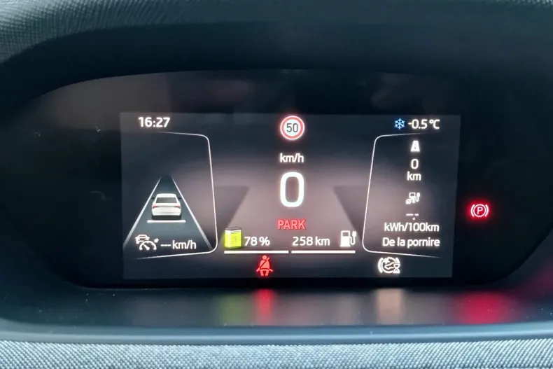 Skoda Enyaq din 2023 cu 19.700 km - oferta SKO158244 - foto 30