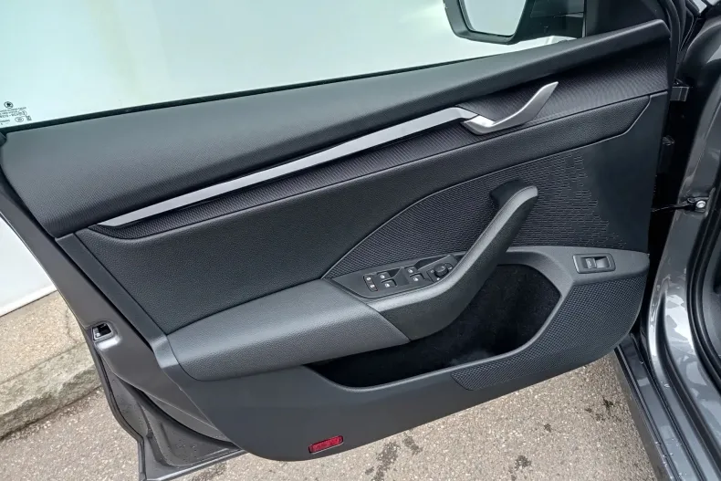 Skoda Octavia din 2025 cu 1.571 km - oferta SKO158245 - foto 14