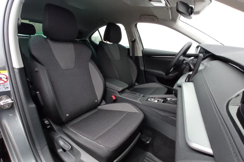 Skoda Octavia din 2025 cu 1.571 km - oferta SKO158245 - foto 22