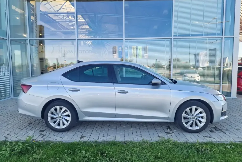 Skoda Octavia din 2024 cu 7.929 km - oferta SKO158255 - foto 4