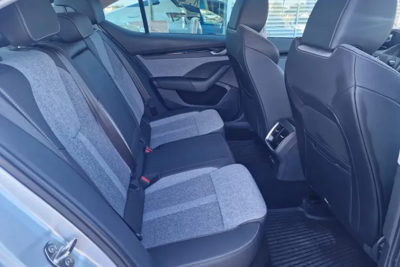 Skoda Octavia din 2024 cu 7.929 km - oferta SKO158255 - foto 32