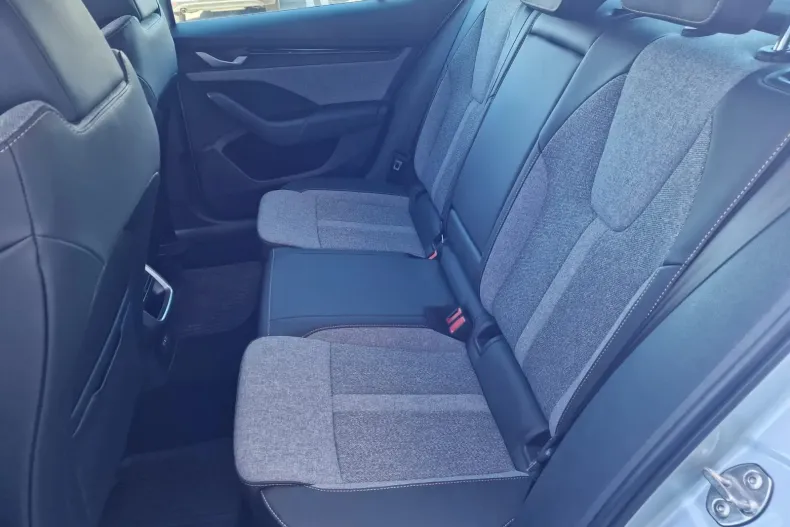 Skoda Octavia din 2024 cu 7.929 km - oferta SKO158255 - foto 33