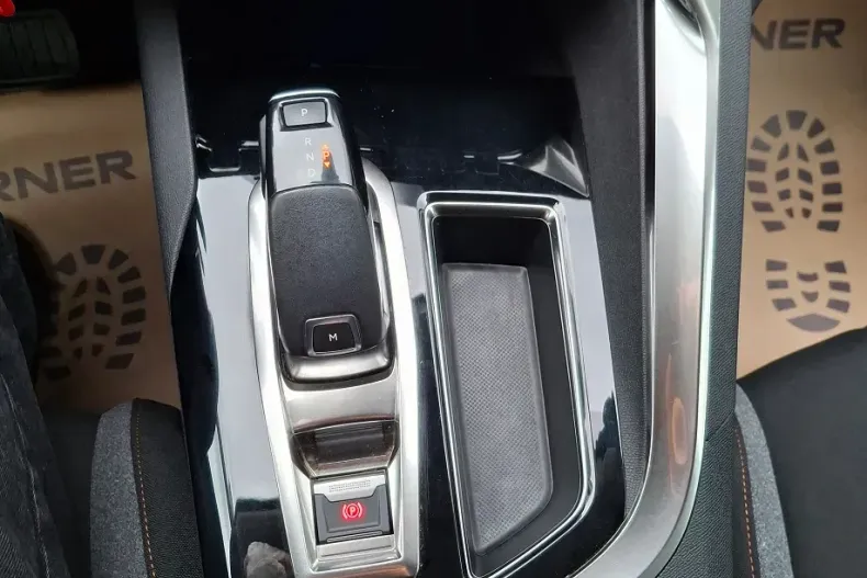 Peugeot 3008 din 2020 cu 118.235 km - oferta PEU158289 - foto 23