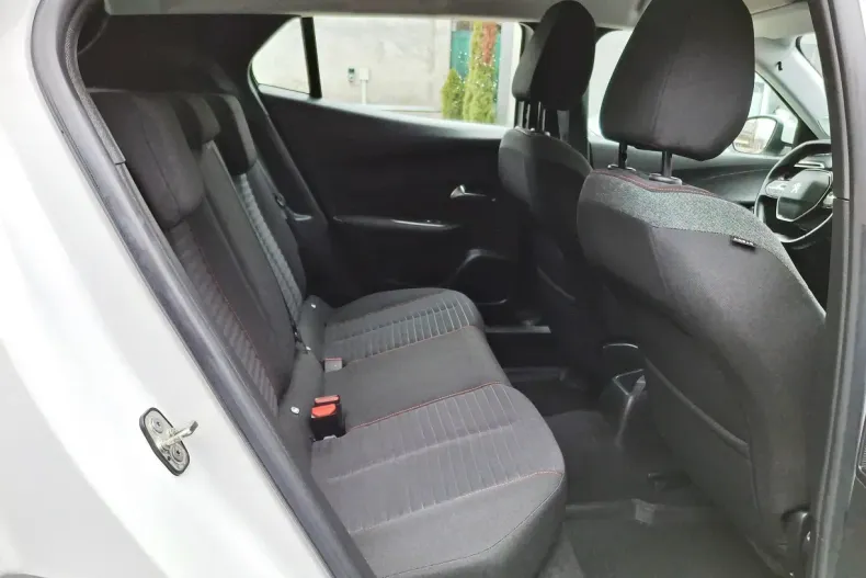 Peugeot 2008 din 2020 cu 92.105 km - oferta PEU158292 - foto 11