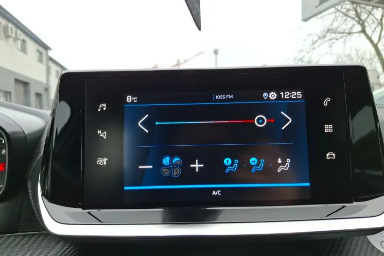 Peugeot 2008 din 2020 cu 92.105 km - oferta PEU158292 - foto 17