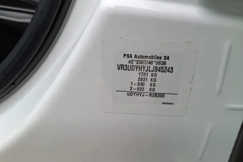 Peugeot 2008 din 2020 cu 92.105 km - oferta PEU158292 - foto 24