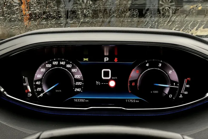 Peugeot 3008 din 2022 cu 163.392 km - oferta PEU158299 - foto 17