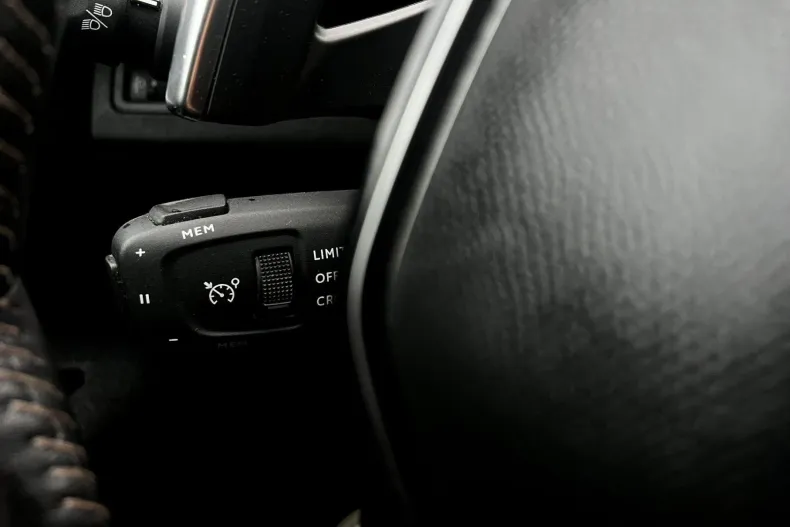 Peugeot 3008 din 2022 cu 163.392 km - oferta PEU158299 - foto 27