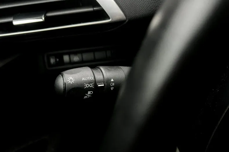 Peugeot 3008 din 2022 cu 163.392 km - oferta PEU158299 - foto 29