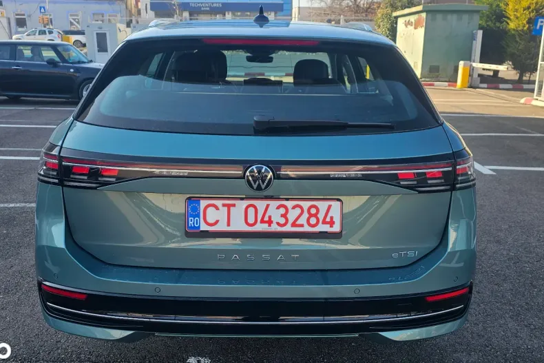 Volkswagen Passat din 2024 cu 13.236 km - oferta VOL158301 - foto 5