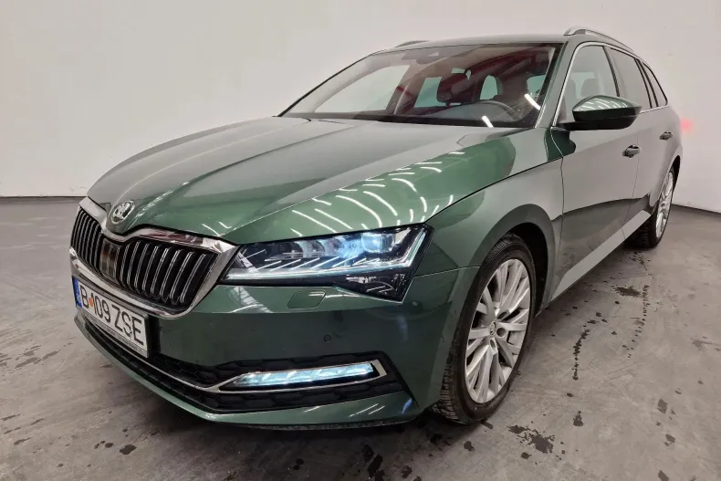 Skoda Superb din 2021 cu 96.981 km - oferta SKO158315 - foto 1