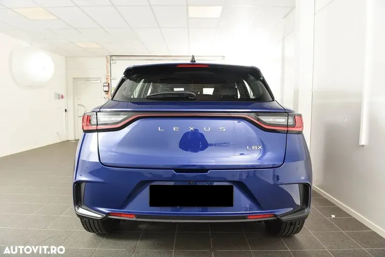 Lexus LBX din 2025 cu 6.900 km - oferta LEX158317 - foto 5