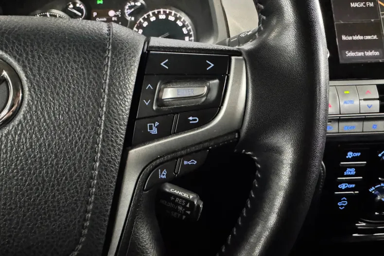 Toyota Land Cruiser din 2022 cu 55.000 km - oferta TOY158328 - foto 10