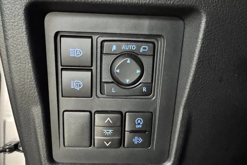 Toyota Land Cruiser din 2022 cu 55.000 km - oferta TOY158328 - foto 12