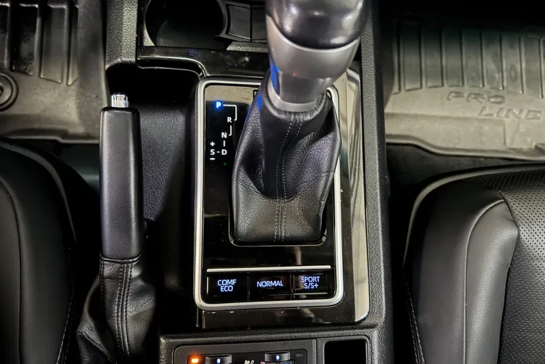 Toyota Land Cruiser din 2022 cu 55.000 km - oferta TOY158328 - foto 14